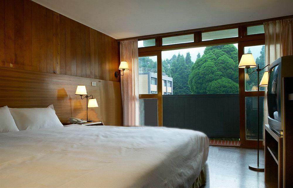 Howard Resort Xitou Лугу Экстерьер фото